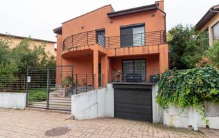Casa moderna cu garaj de vanzare Popesti Leordeni