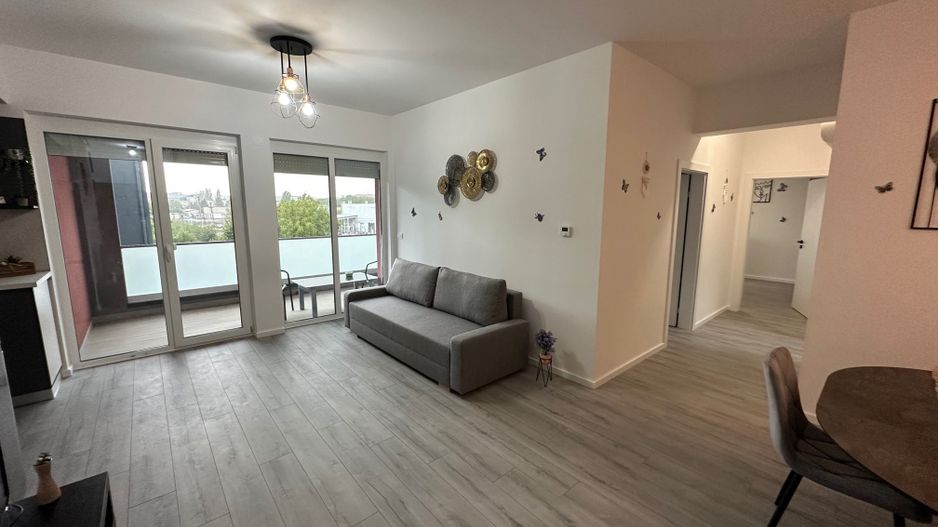 Apartament 3 camere - Poză 1