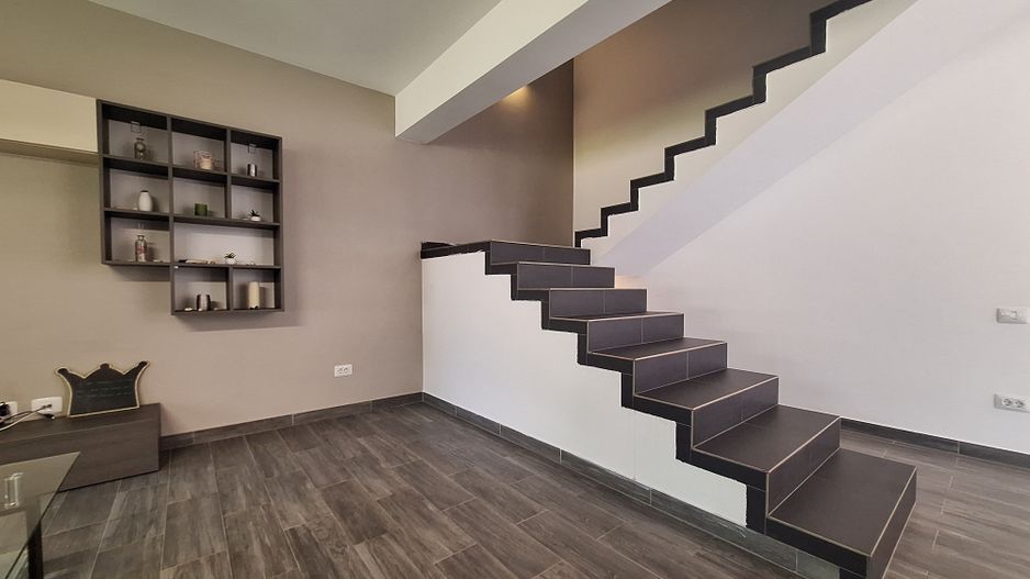 Duplex 4 cam 3 bai parcare&curte Prelungirea Ghence str. Maracineni - Poză 2