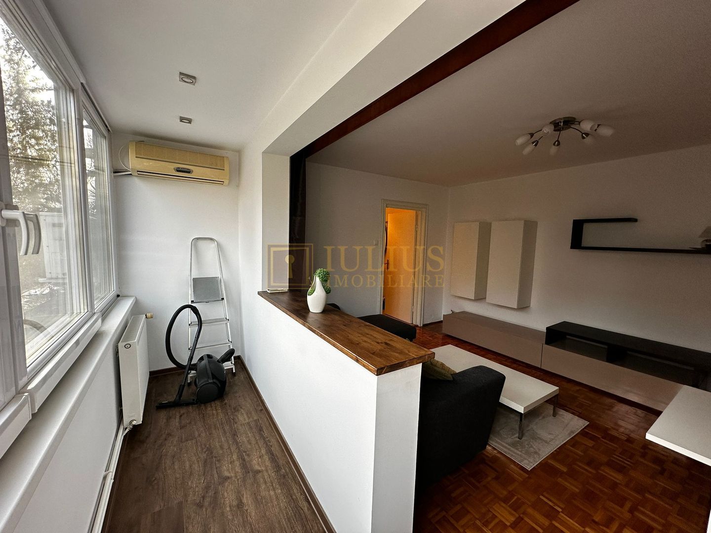 4 camere, 2 bai, centrala proprie - Poză 1