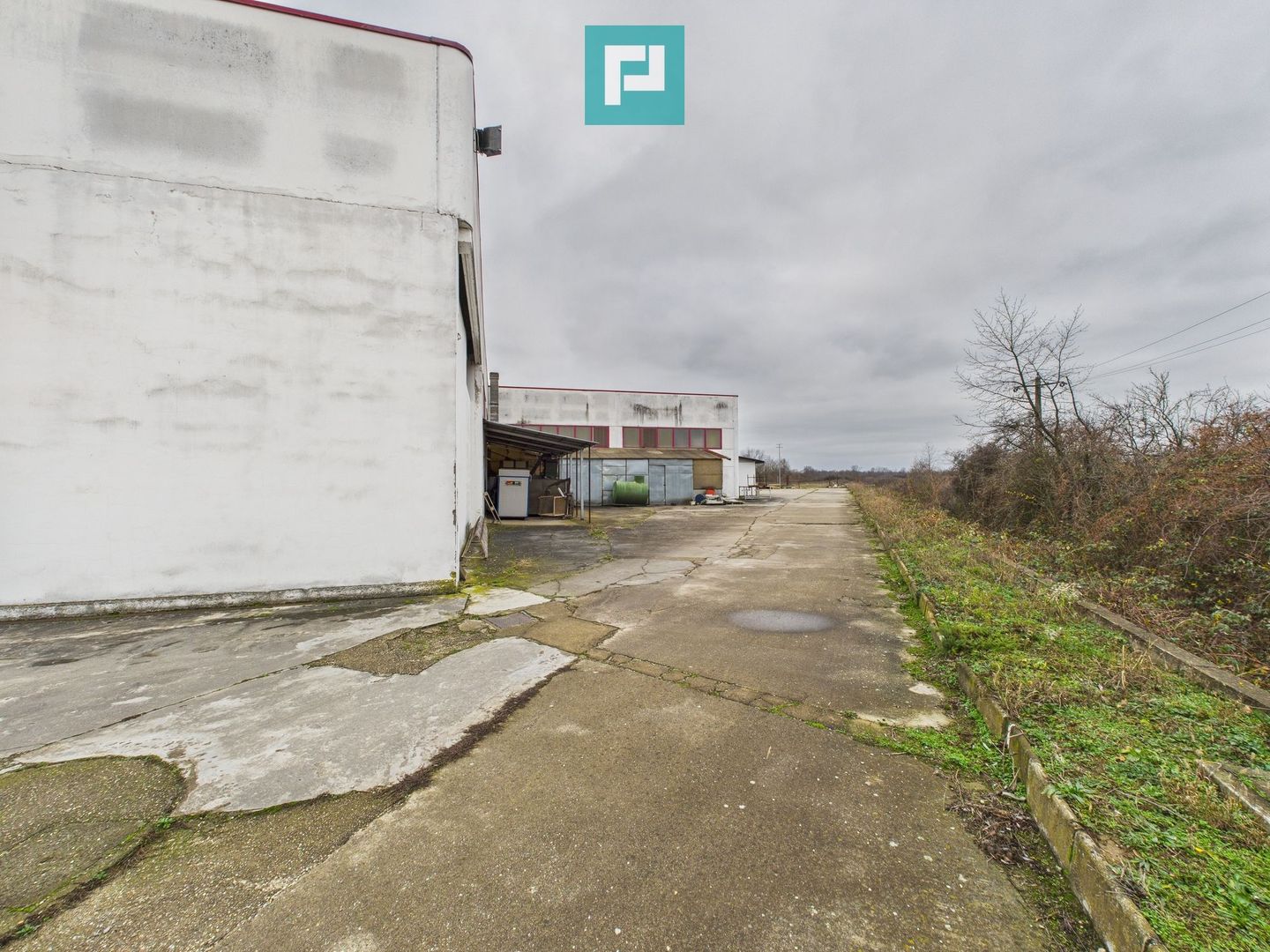 Hală de producție, cu birouri și teren, în Sebiș - Poză 52