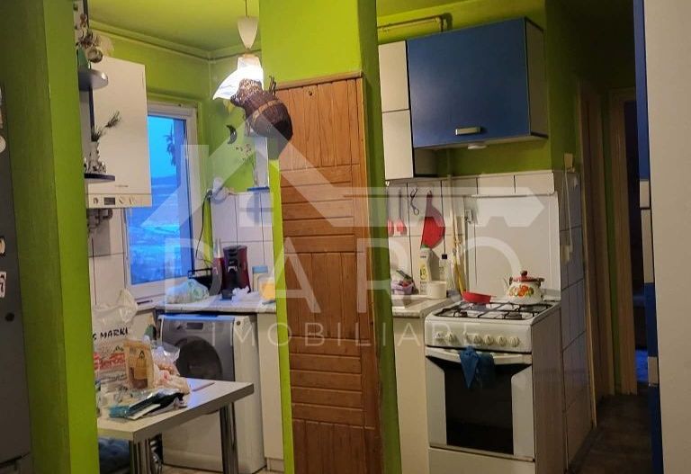 Vând apartament cu 3 camere în Dambu - Poză 6