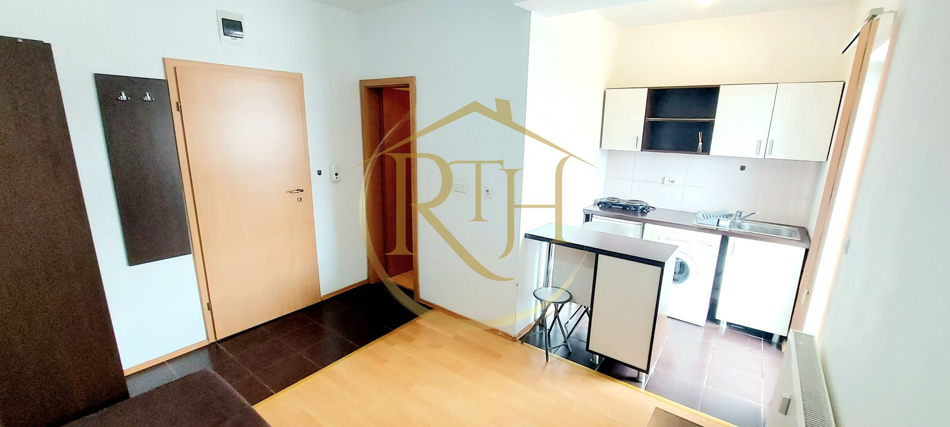 Oferim spre inchiriere, garsoniera cu balcon, zona Soarelui, parcare privata - Poză 11