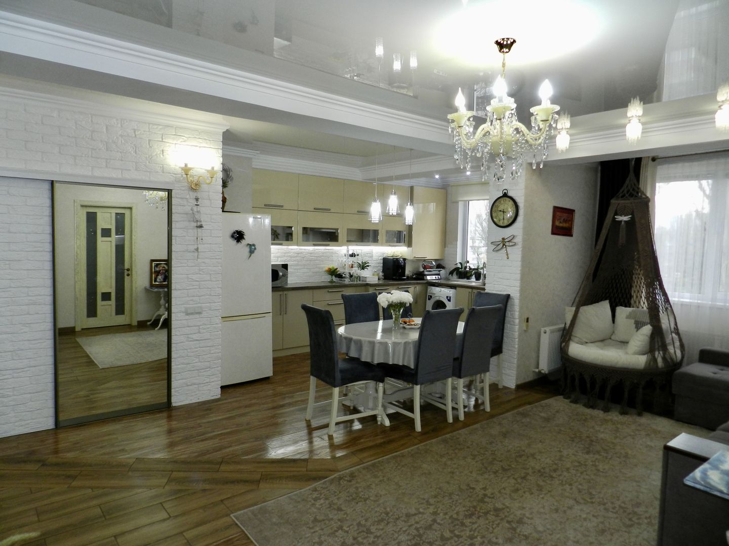 Apartament cu două dormitoare și living comasat cu bucătărie - Poză 4