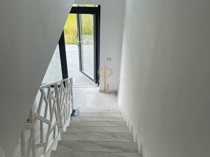 Casă tip înșiruită cu 3 camere de vânzare în Giroc - Poză 3