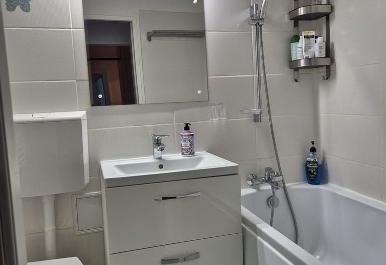 Apartament Luminos 4 camere cu Centrala si 2 locuri parcare. Izvorul Muresului. - Poză 13
