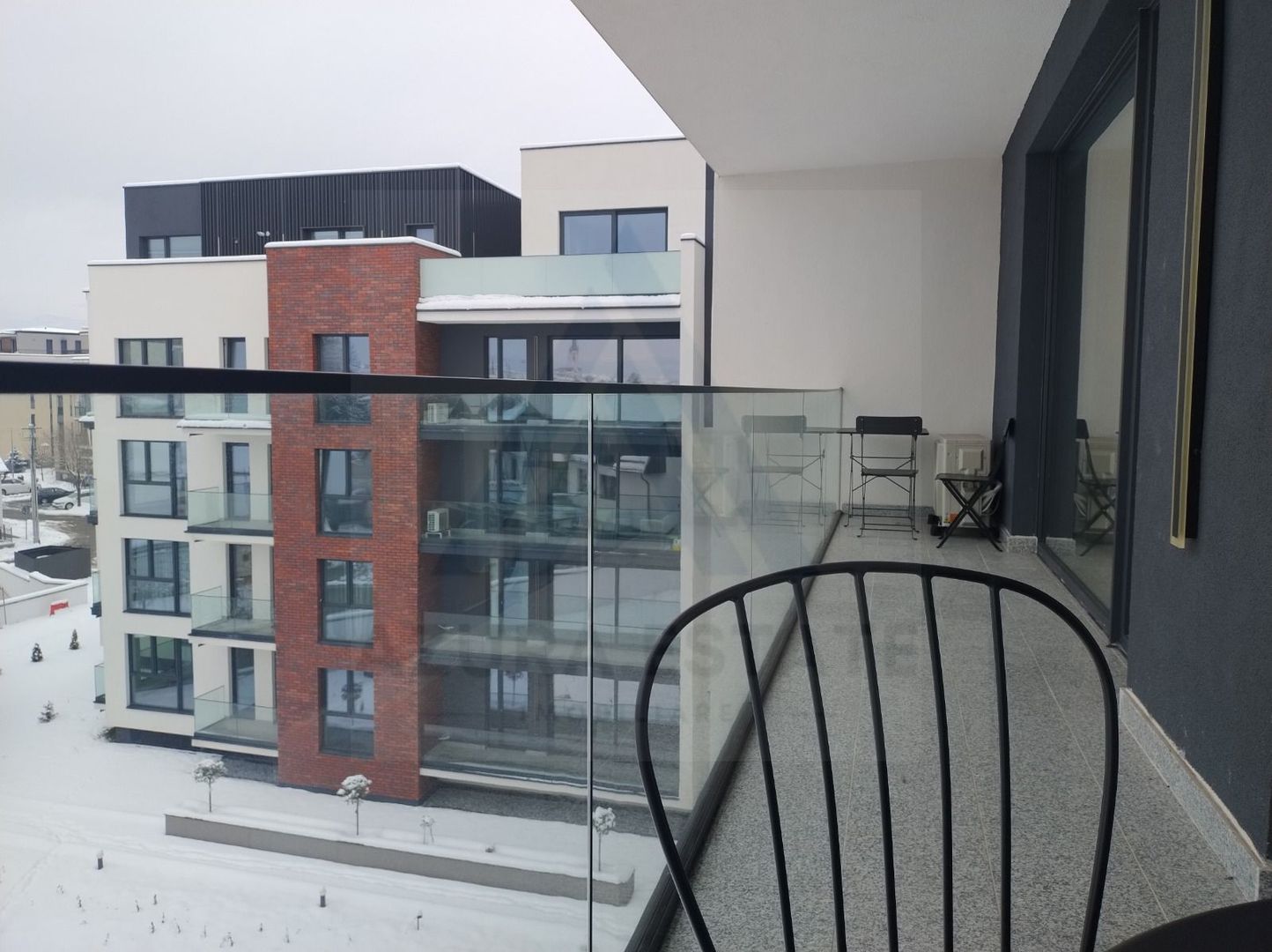 Apartament lux 85 mp utili 3 camere 2 bai si parcare subterana Central - Poză 14