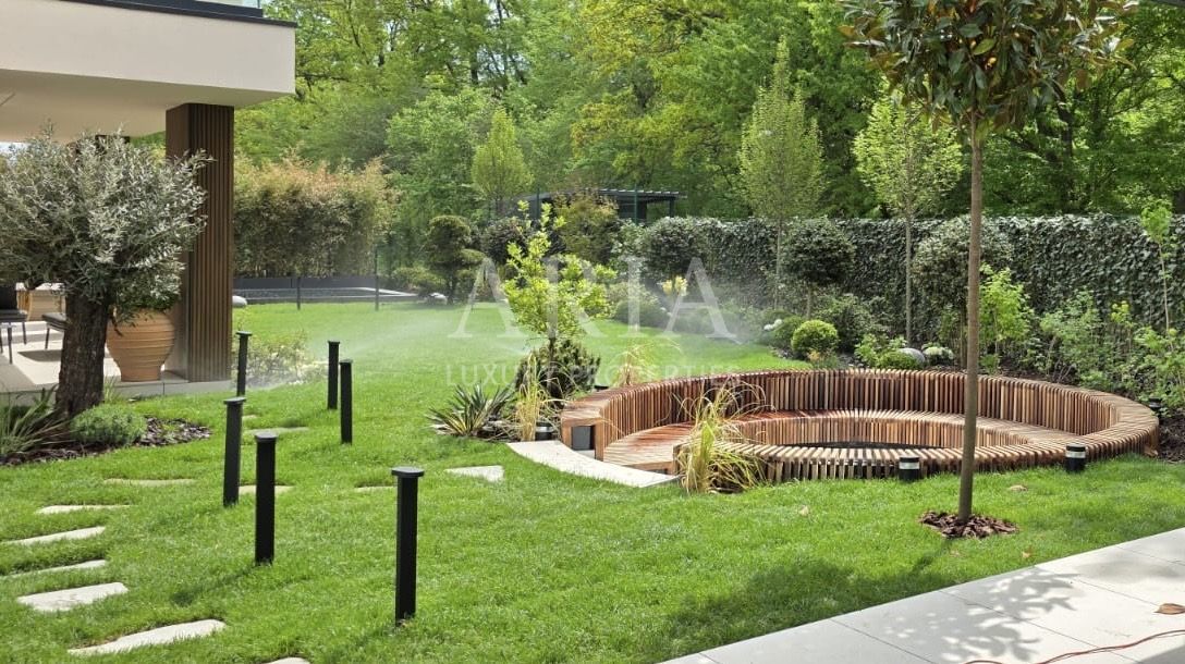 DREAM VILLA by the forest SPA POOL - Poză 2