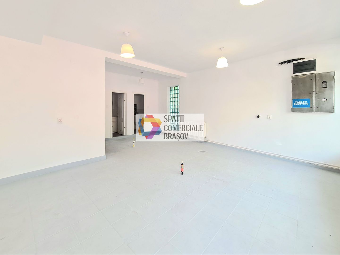 Spatiu comercial de închiriat cu 380v Brasov - 82 mp # spatii-comerciale-brasov - Poză 2