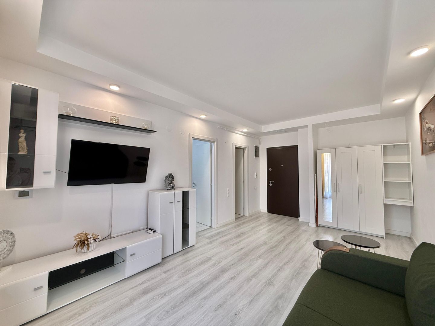 COSMOPOLIS - Apartament Tip studio cu 49 mp gradina,complet mobilat - Poză 5