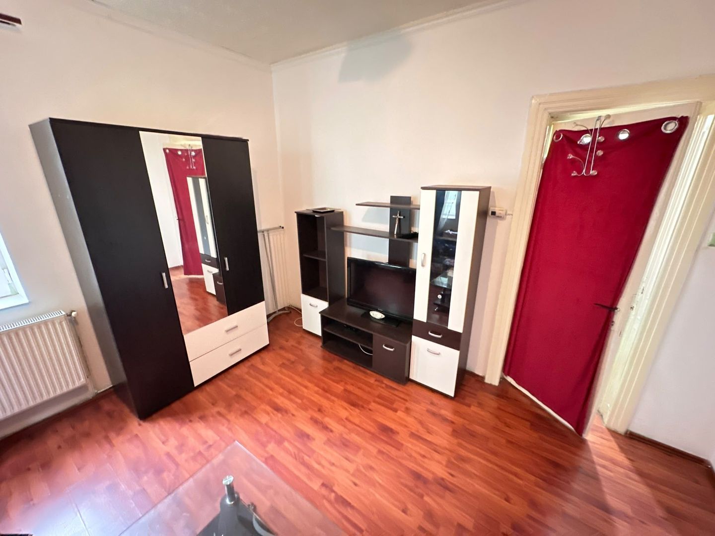 DE VANZARE GARSONIERĂ ÎN VILĂ | ULTRACENTRAL | CURTE | CENTRALĂ PROPRIE - Poză 4