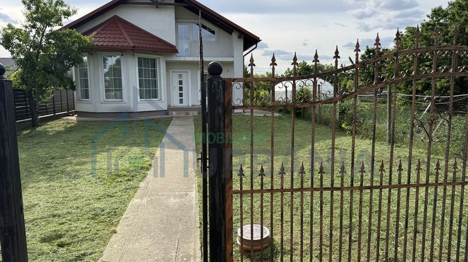 Casă de vânzare în Holboca, zonă centrală, lângă primărie - Poză 5