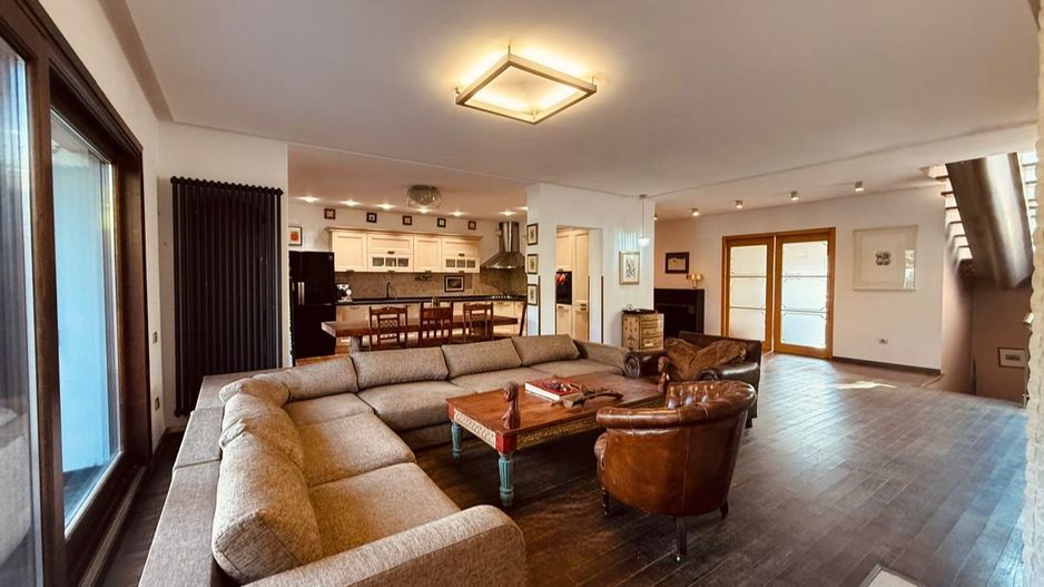 Vila 5 camere cu LIFT| Complex privat cu piscină | Iancu Nicolae - Poză 1