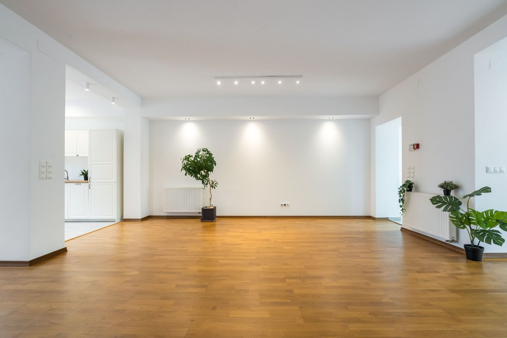 COMISION 0% - Vila superba 4 dormitoare 5 bai vedere lac -Baneasa complex inchis - Poză 1