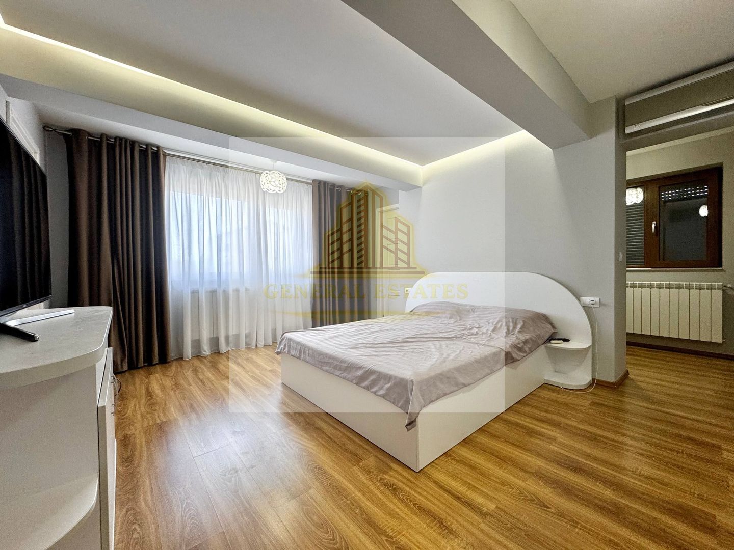 Vânzare apartament cu 3 camere - 130 m.p - în Zona CUG, Iași. - Poză 12