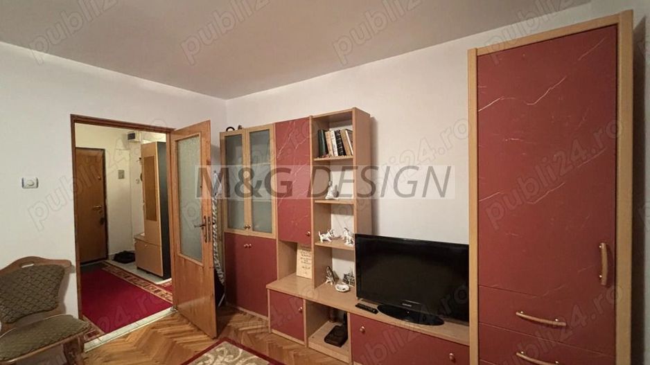 Apartament 3 camere zona Aradului parter cu balcon - Poză 1