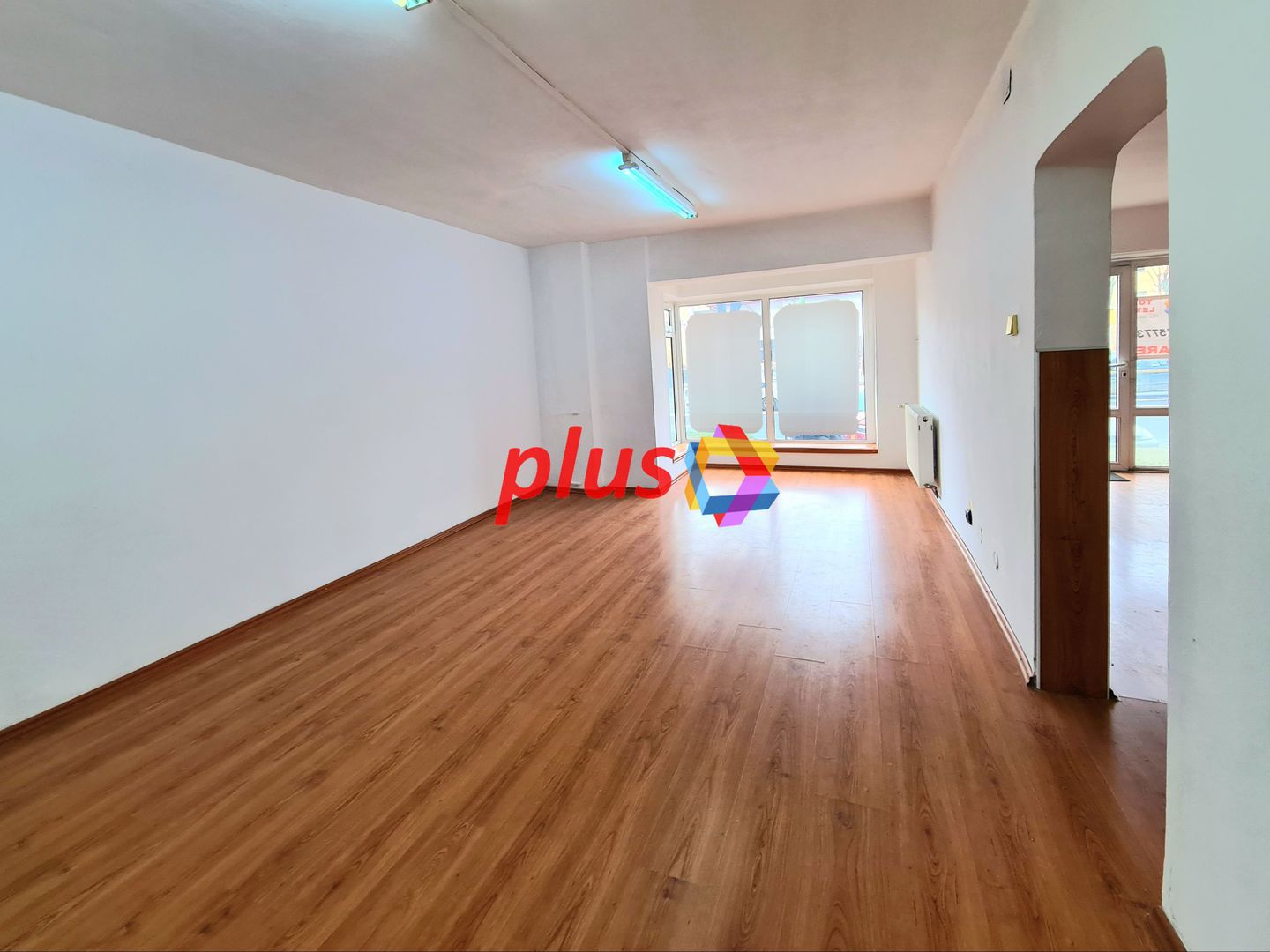 Spatiu comercial de vânzare cu vad Brașov - 57 mp # plus-imo.ro - Poză 1