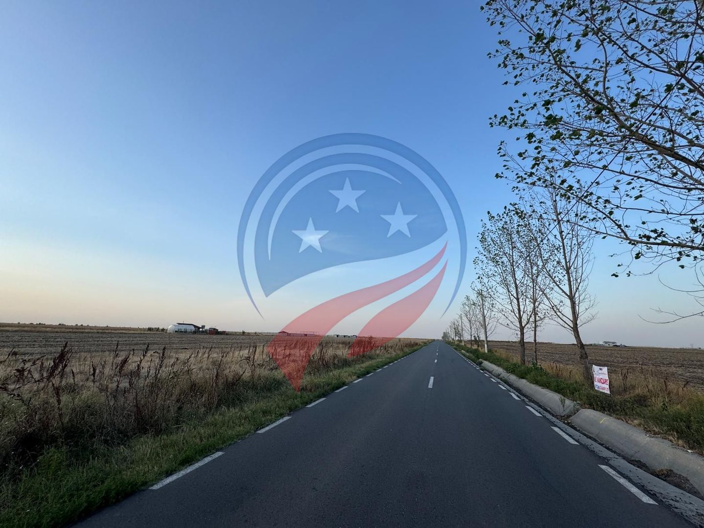 Teren generos, situat pe drum asfaltat între Craiova și Pielești - Poză 2