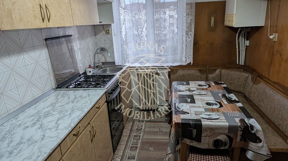 Apartament decomandat 3 camere-balcon-etaj 3-parcare-Central - Poză 2