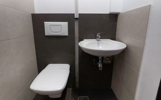 De vanzare Cladire bloc Istoric Central Arad D+P+E+M curte proprie - Poză 9