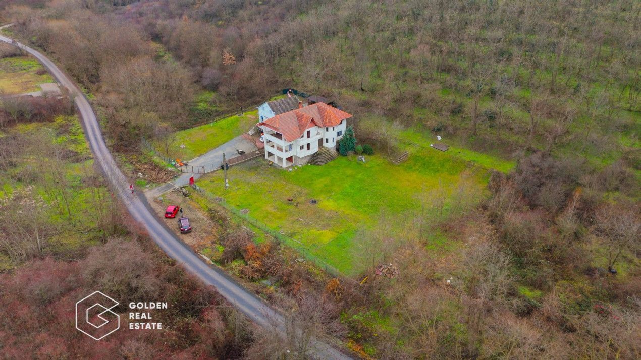 Casa D+P+E, teren 2200 mp, sat. Minis - Poză 1