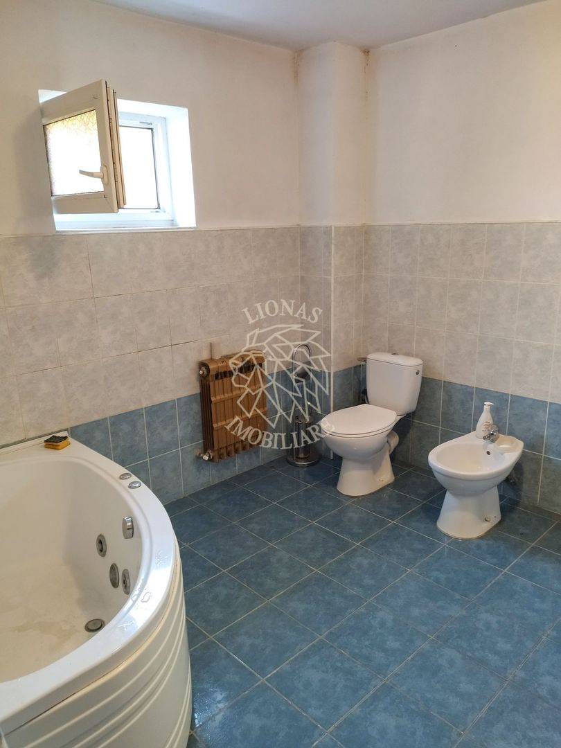 Oportunitate investitie! Casa 420 mp+balcoane-terasa 28 mp-Zavoaie - Poză 4