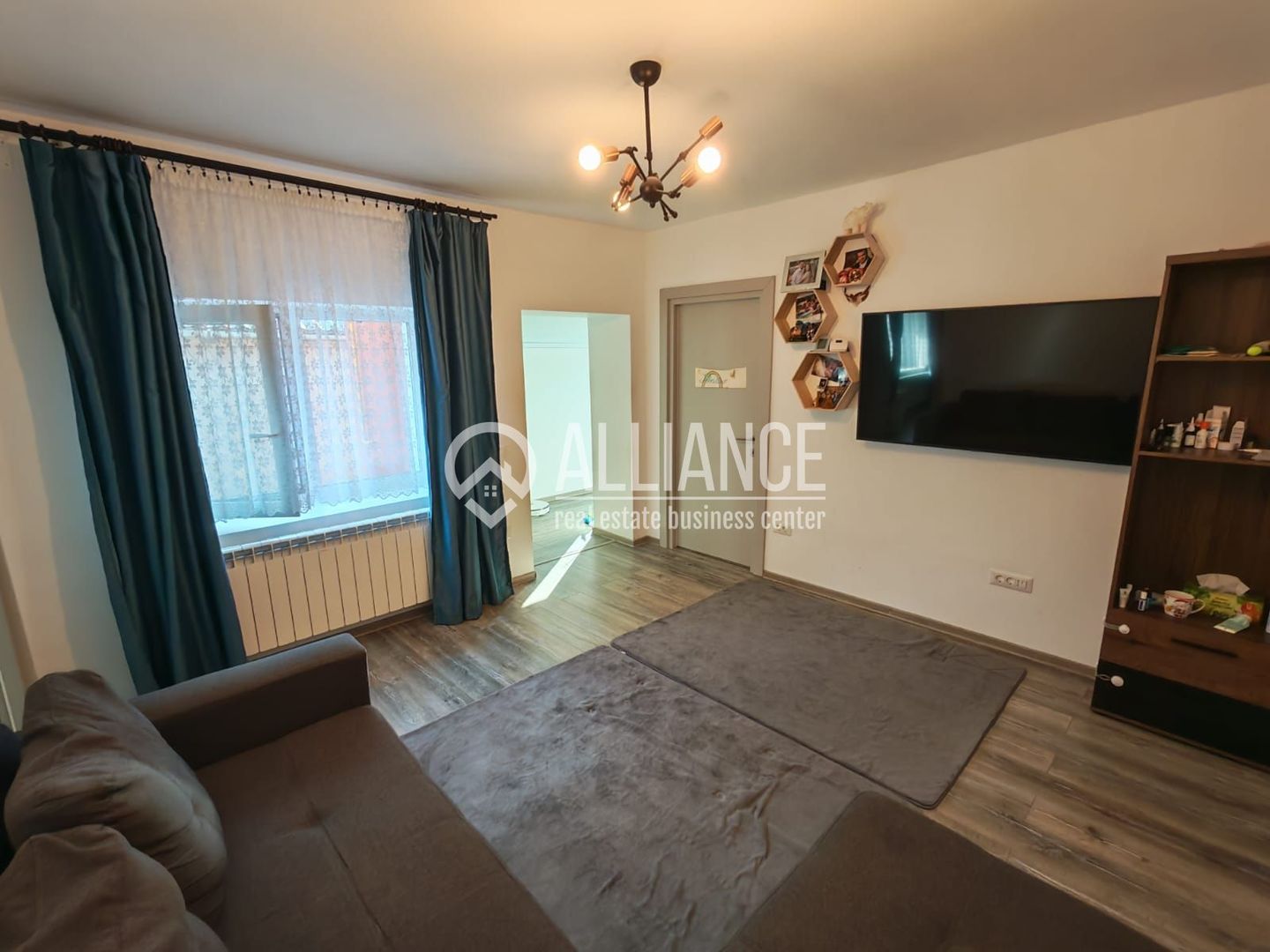 OVIDIU (Cod 01) Casa eleganta complet mobilata „la cheie” - Poză 4