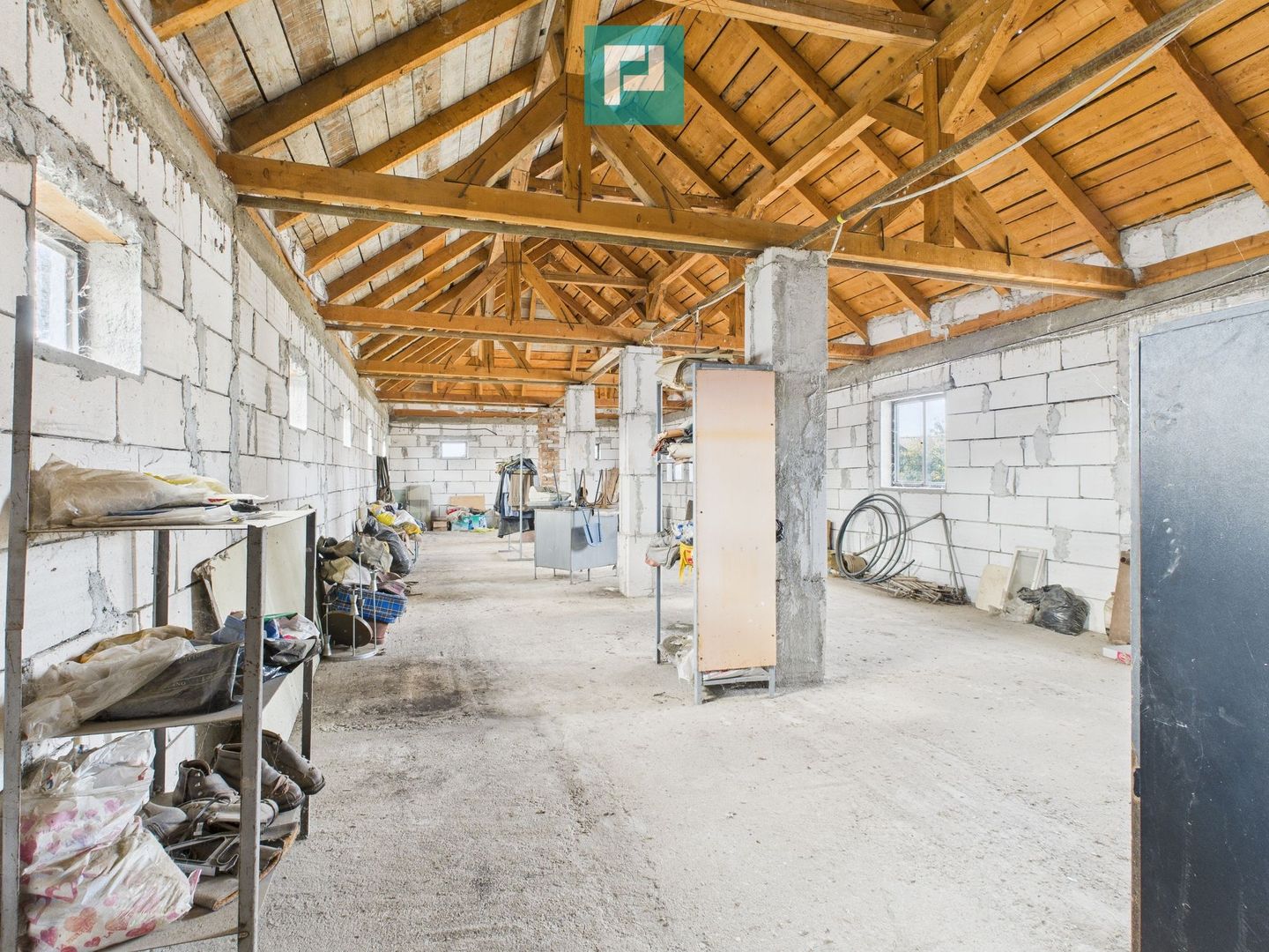 Clădire pentru investiții în Semlac - Poză 21