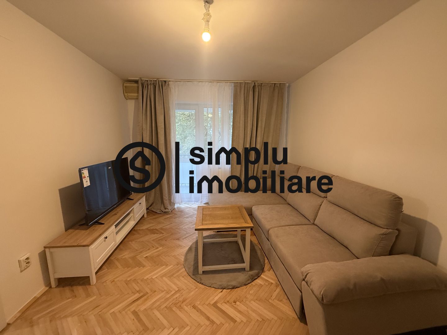 3 camere, et 2, centrala termica, 1 Mai ( Insula ) - 126 000 Euro- - Poză 1