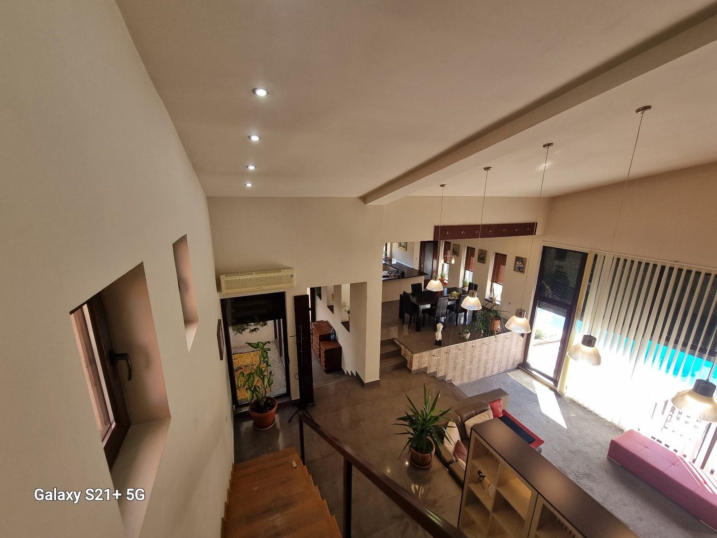 Vilă cu 4 camere de închiriat în zona Braytim cu piscina - Poză 14