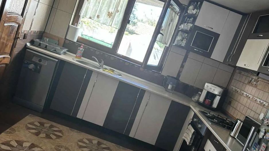 Vând casă zona Micro 17 - Poză 5