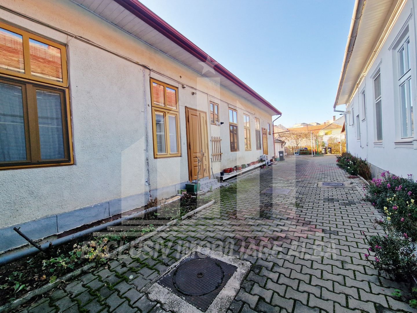 Casa pozitie ultracentrla in Alba Iulia - Poză 2