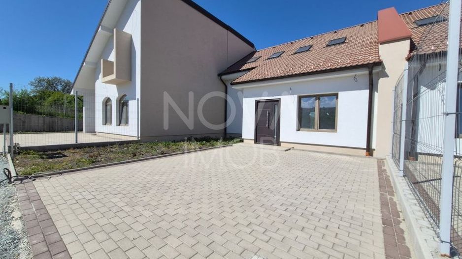 Casa generoasa cu 5 camere, 2 bai, dressing si parcare – Sura Mica - Poză 19