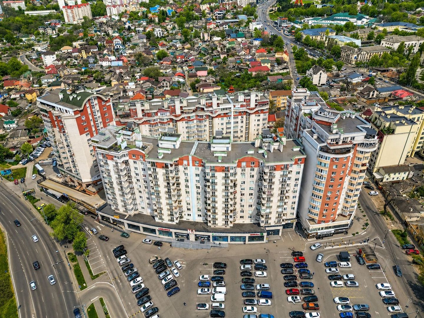 Un apartament cu personalitate, 117,3 mp, str. Lev Tolstoi - Poză 2