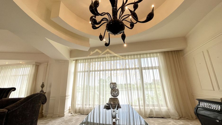 Impressive Villa *1500 SQM usable* 2613 SQM land / Open to the lake - Poză 47