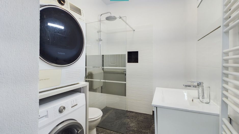 Apartament cu 3 camere la curte comună în Grădiște - Poză 15