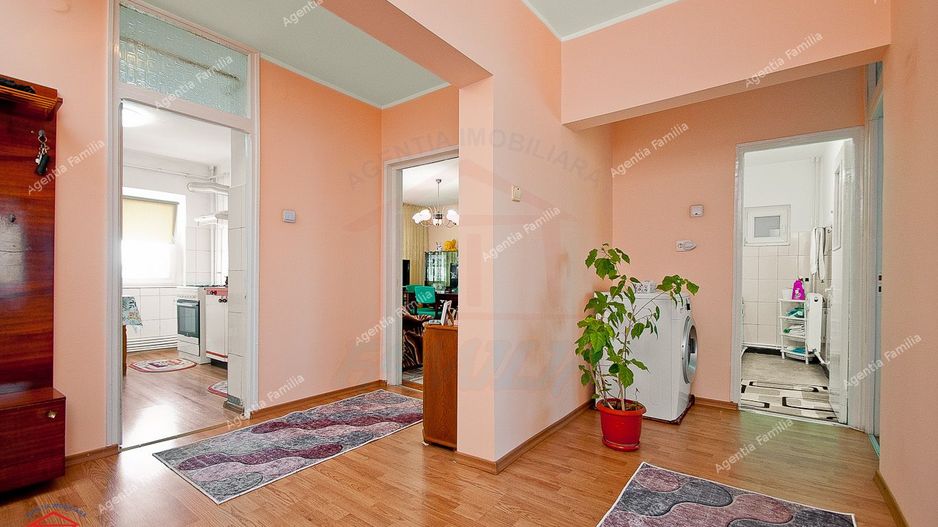 Vand/schimb apartament 4 camere, Micro 17, 98 mp, 120.000 EURO - Poză 5
