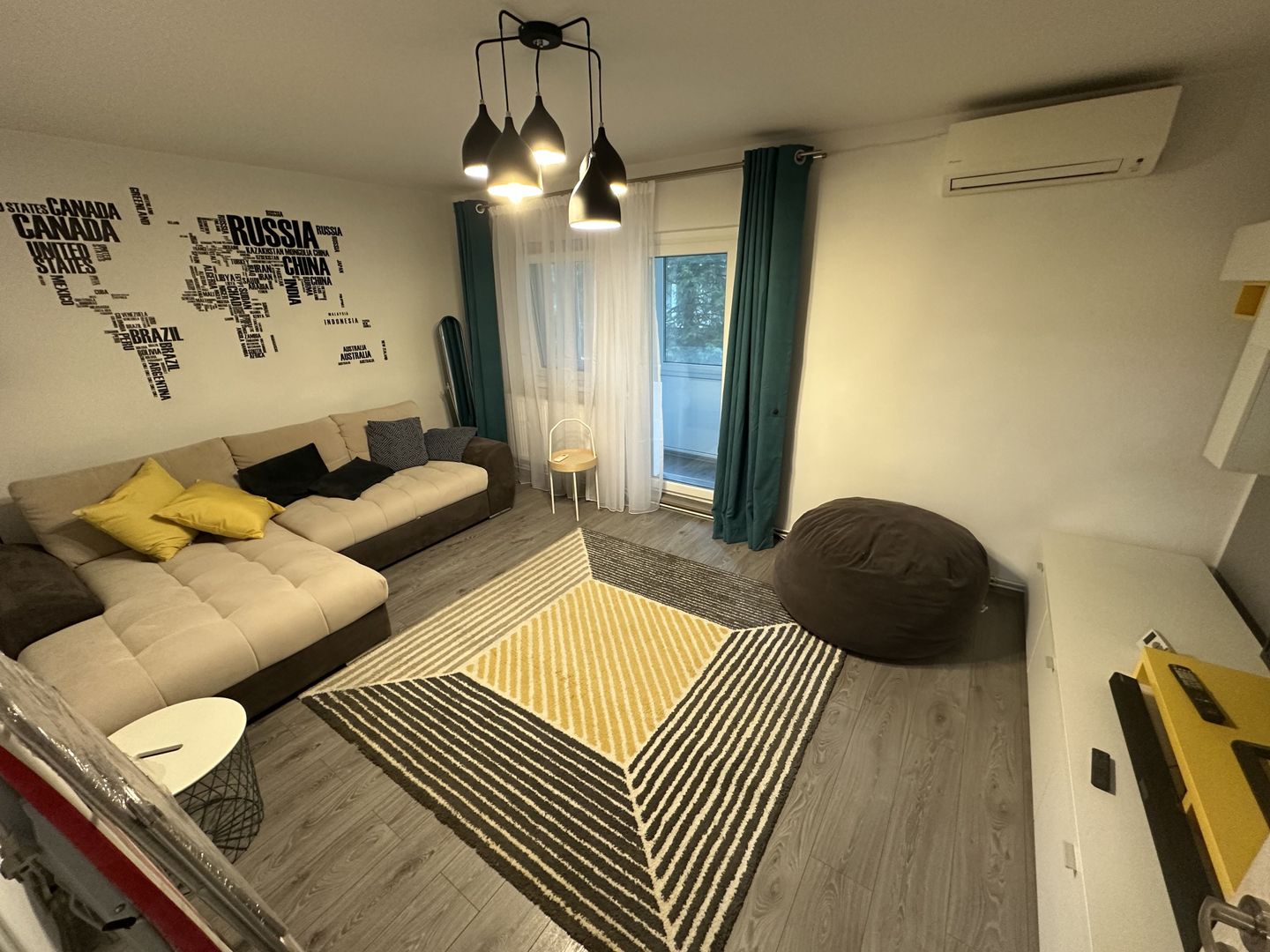 Apartament 3 camere  renovat in zona Lipovei - Poză 2