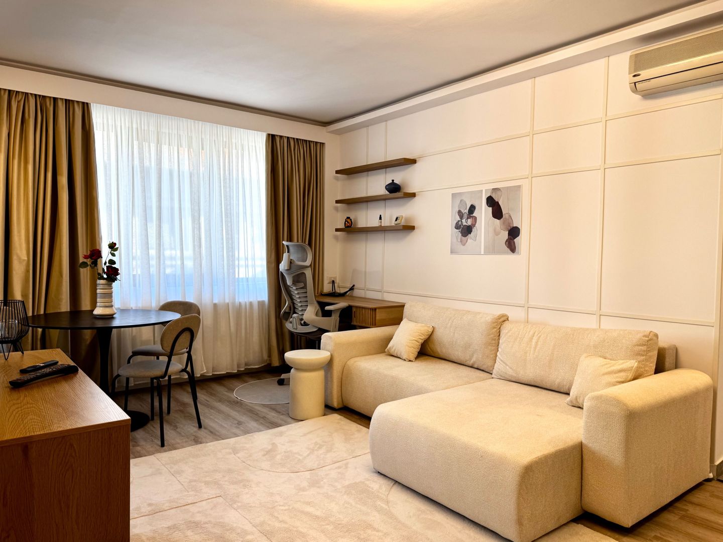 Apartament cu stil, eleganță și energie vibrantă, în Piața Victoriei - Poză 5