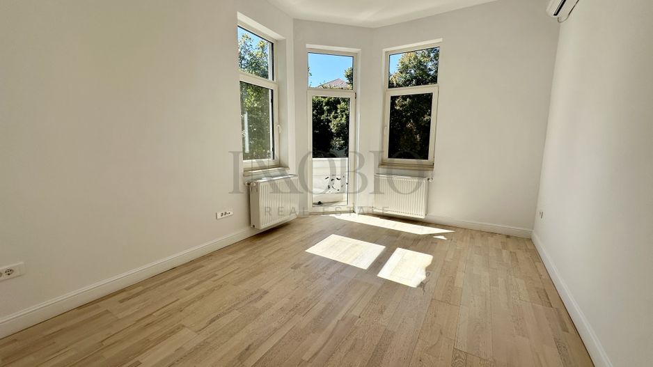 Vila Interbelica Restaurata | Pretabil Birouri - Showroom - Poză 9