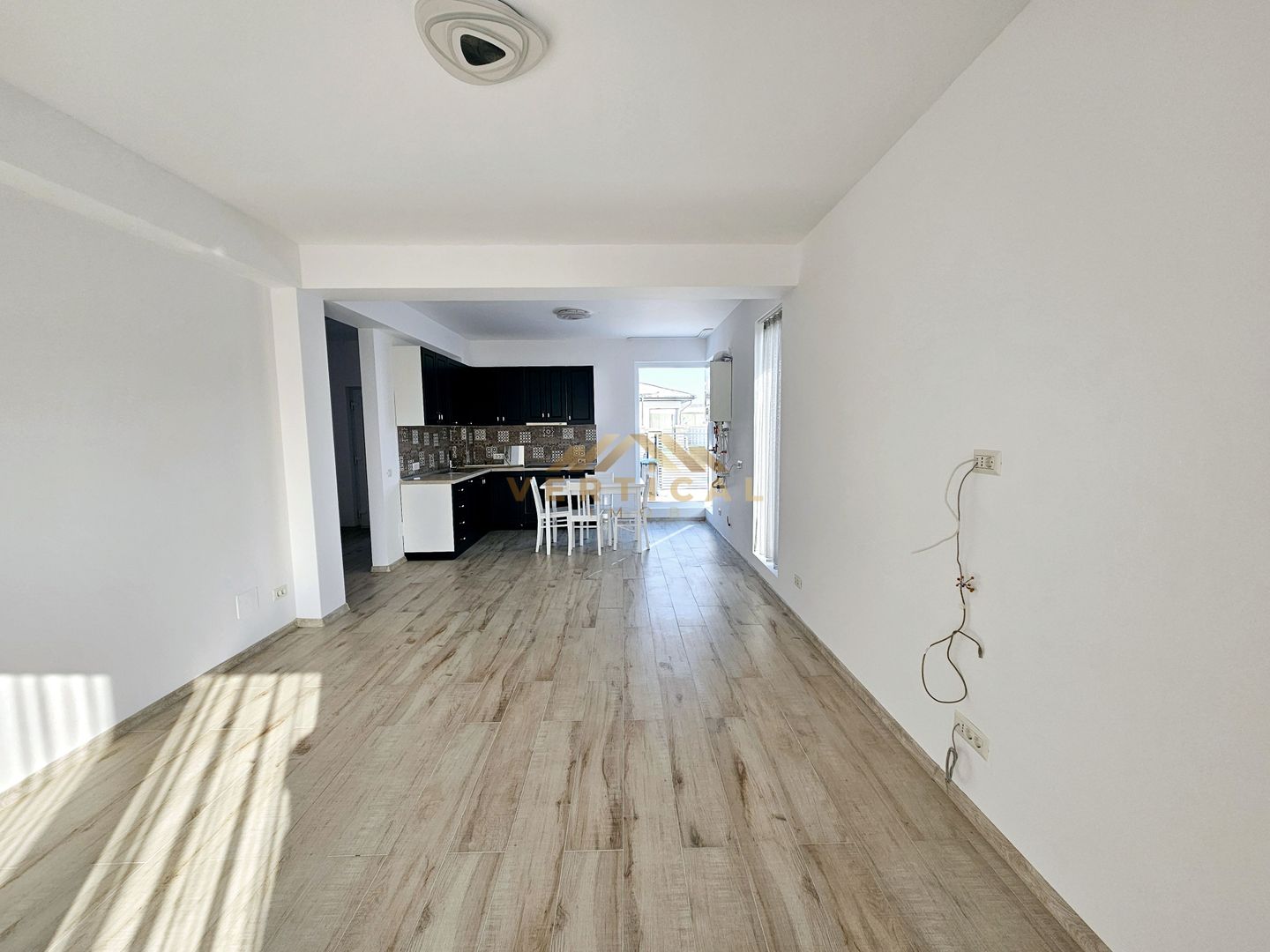 Casa 3 camere de închiriat - comuna Berceni - Poză 4