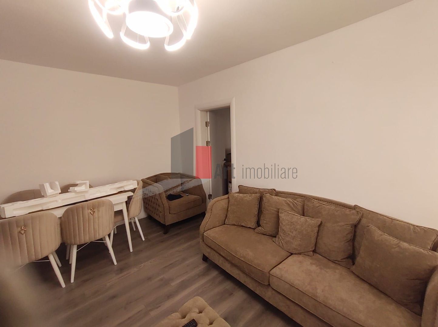 Vânzare apartament 3 camere Brâncoveanu - Poză 1