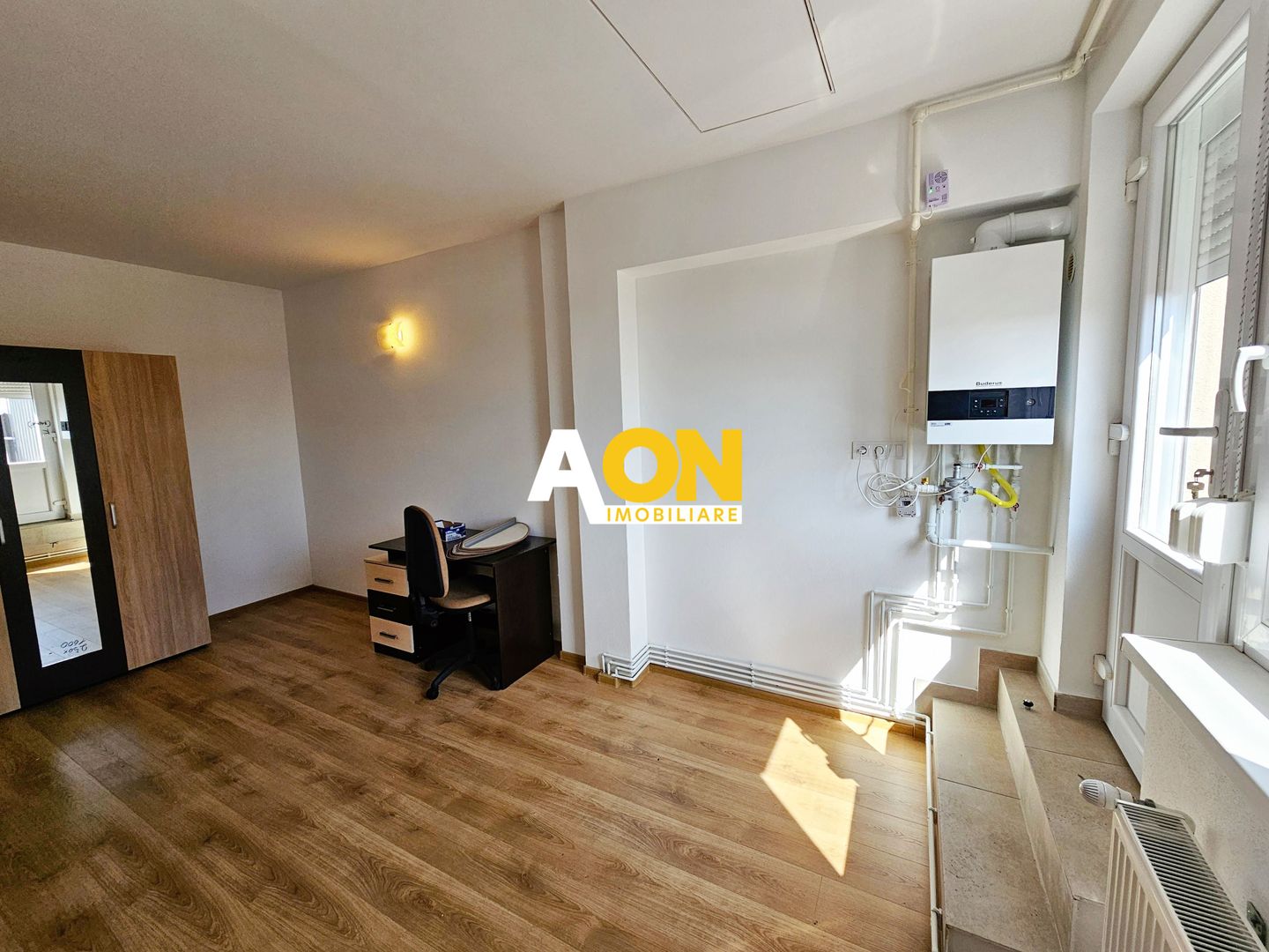 Apartament tip Penthouse, 1 camera + birou + terasa de 50 mp - Poză 10