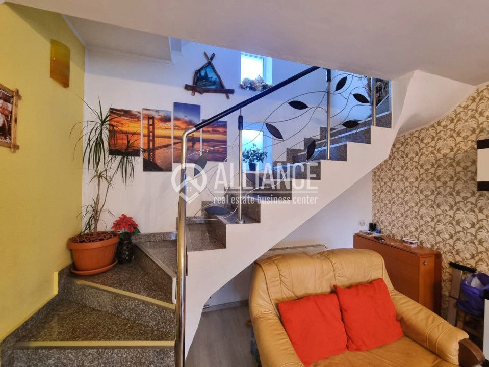 Brătianu Constanta(COD 07) Vila -  P+1+M cu 7 camere - Poză 3