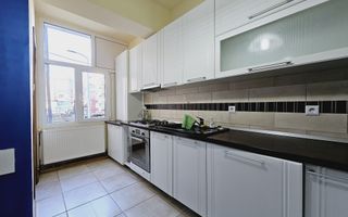 Apartament cu 3 camere decomandate, Cetate - Poză 1