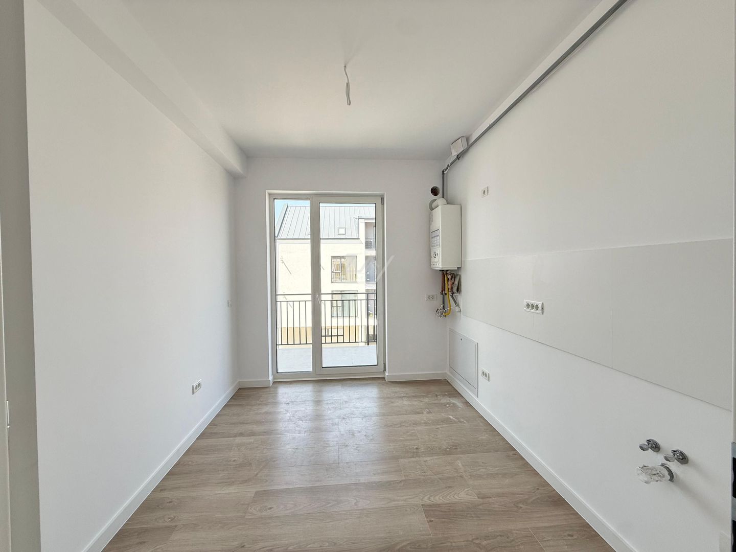 Comision 0! Etaj 1. Bucatarie inchisa. Loc de parcare. Lift. - Poză 4