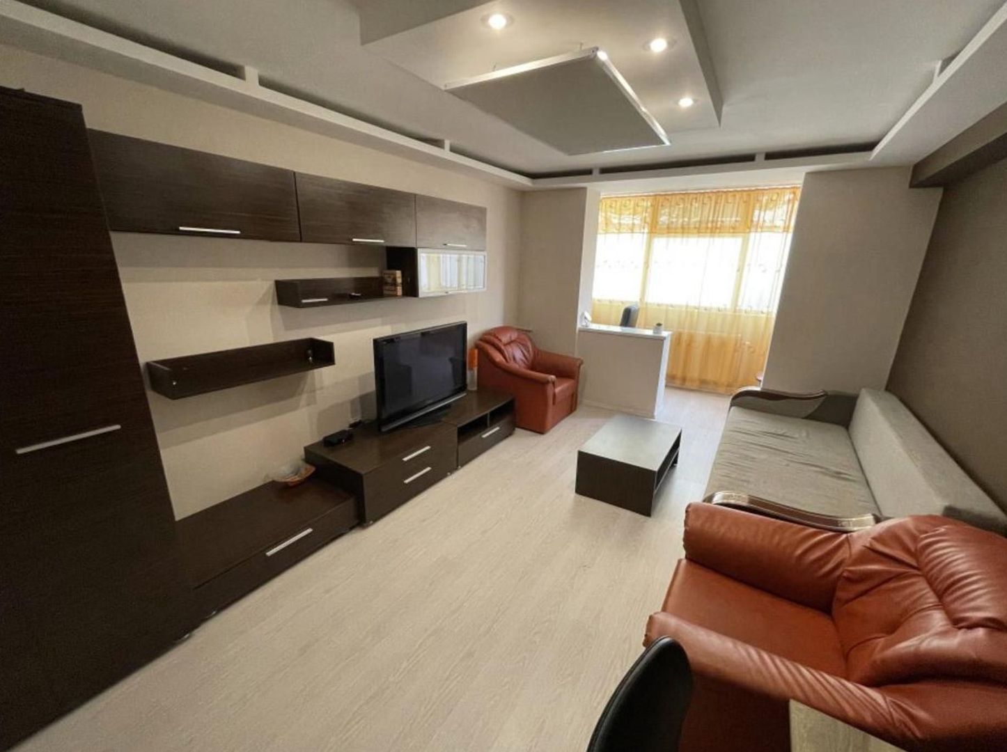 Apartament 2 camere, centrală proprie, Complex Studențesc - Poză 1
