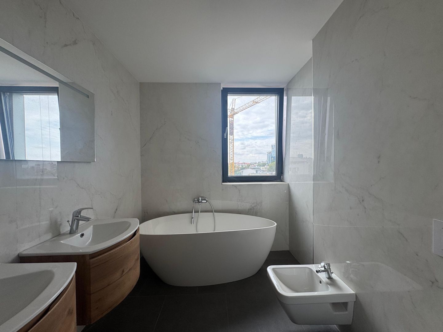 3 camere PREMIUM| 117 MP + 10 MP terasa - Poză 1