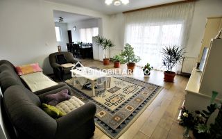 Casa 4 camere+spatiu comercial 420mp.6 bai,720mp teren - Poză 1