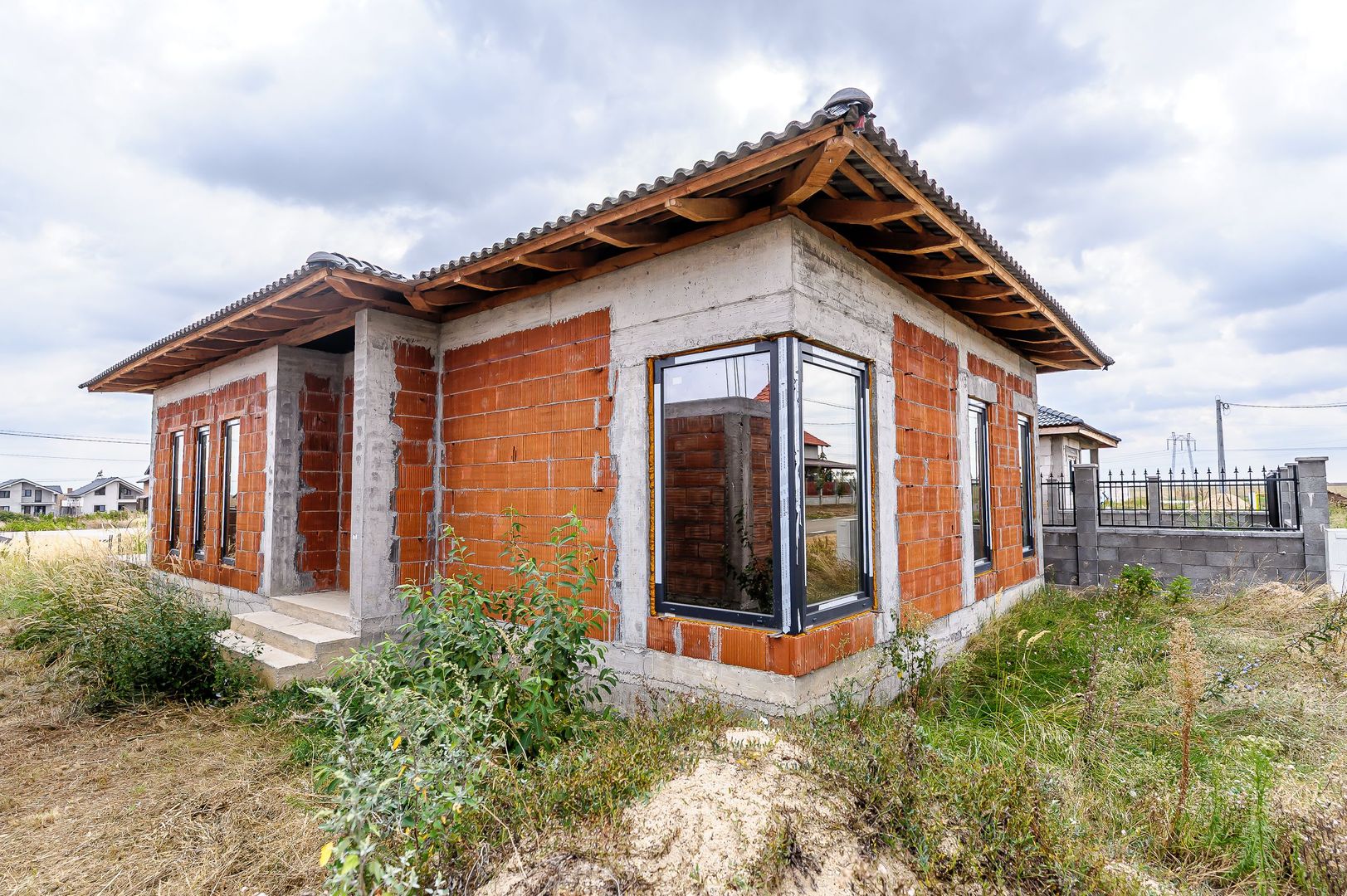 Rezervat Casă nefinisata la sol in Fântânele, cartier nou Comsion 0 - Poză 5